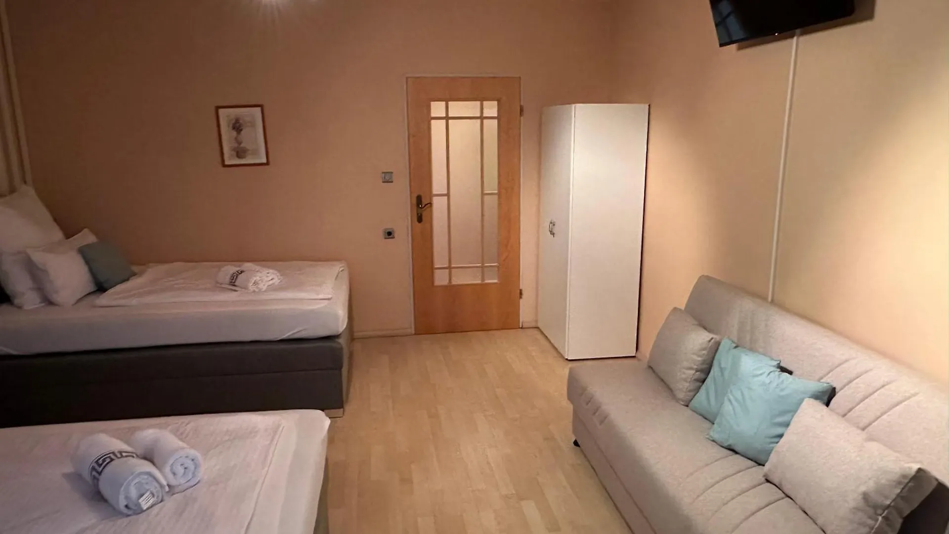 Oase1 Mit Parkplatz, Automatische Kaffeemaschine Und Kueche Apartment Untermeitingen Germany